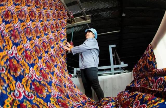 南通紡織企業(yè)全力沖刺“開門紅，趕制出口面料